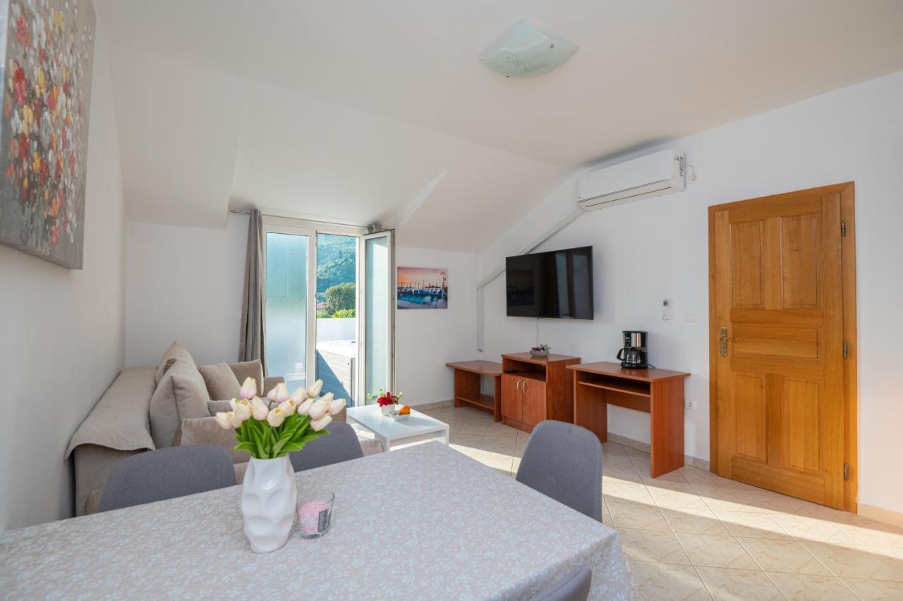 Apartments Dubelj Komolac Luaran gambar